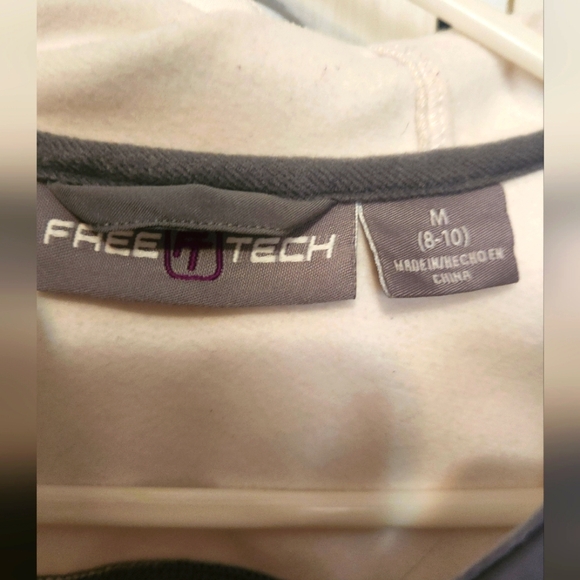 Free Tech Women's Softshell Jacket - Picture 3 of 4